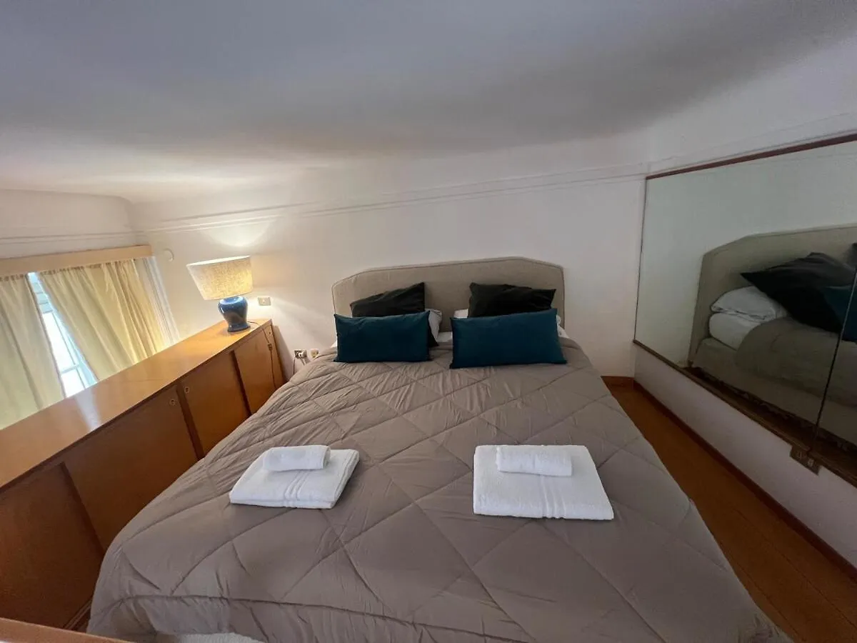 Comfortable And Quiet Sant'Ambrogio Apartment Milano İtalya